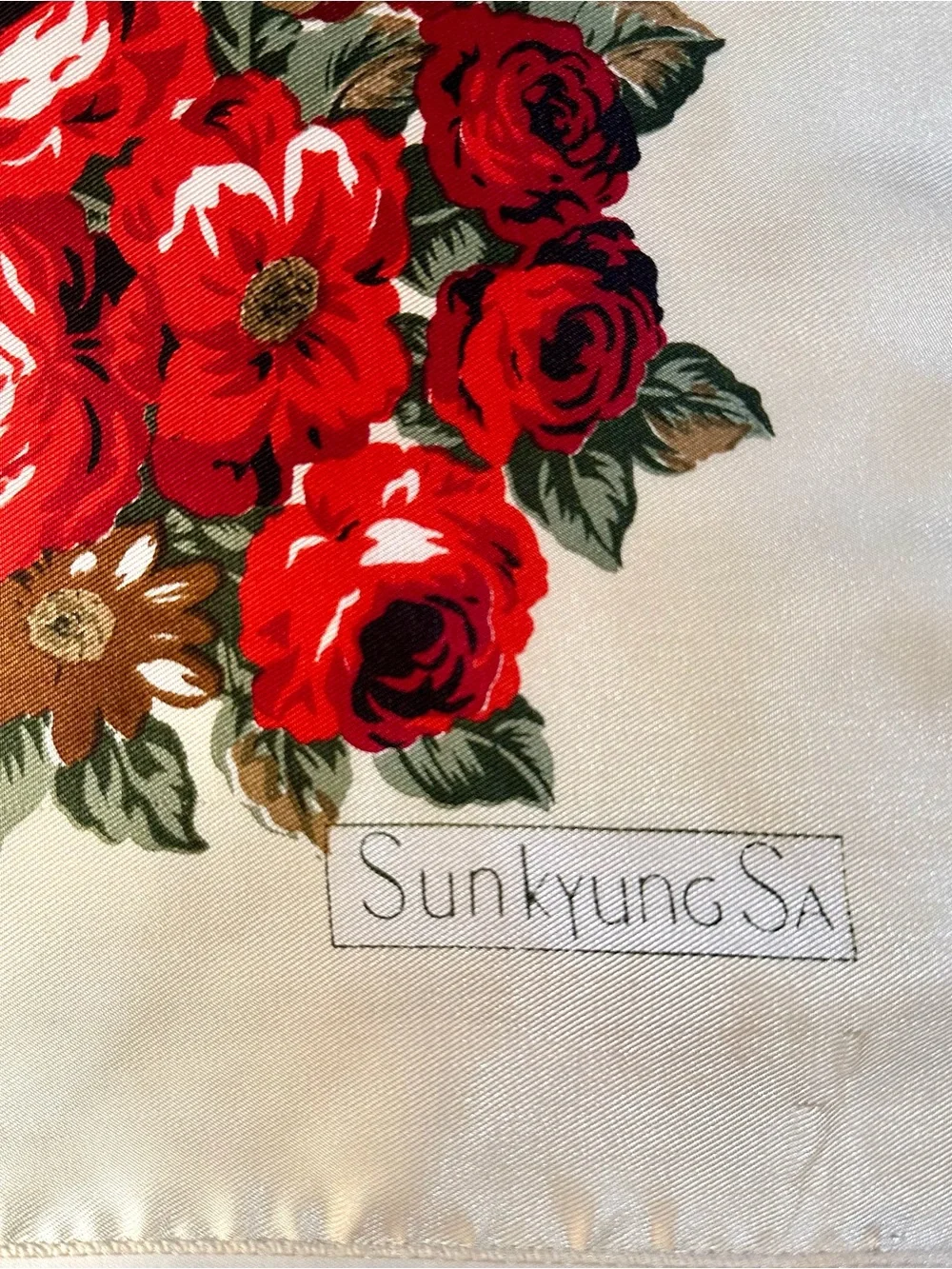SUNKYUNG SA VINTAGE FLORAL ROSE PRINT LARGE SCARF 🌹